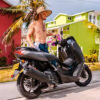 Alquiler de Motos en San Andrés Islas con Exploria 02 Alquiler de Motos San Andrés Islas