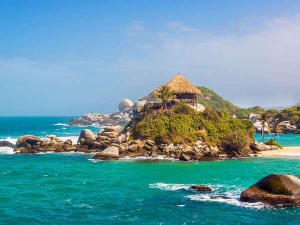 Combo Cabo San Juan Parque Tayrona + Chiva Rumbera en Santa Marta con Exploria 10 Combo Cabo San Juan Parque Tayrona + Chiva Rumbera en Santa Marta