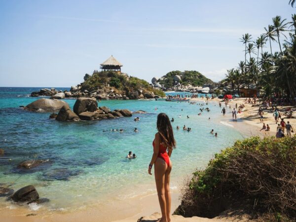 Combo Cabo San Juan Parque Tayrona + Chiva Rumbera en Santa Marta con Exploria 11 Combo Cabo San Juan Parque Tayrona + Chiva Rumbera en Santa Marta