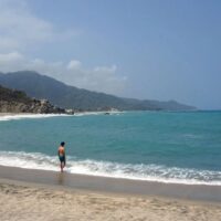 Combo Cabo San Juan Parque Tayrona + Chiva Rumbera en Santa Marta con Exploria 4 Combo Cabo San Juan Parque Tayrona + Chiva Rumbera en Santa Marta