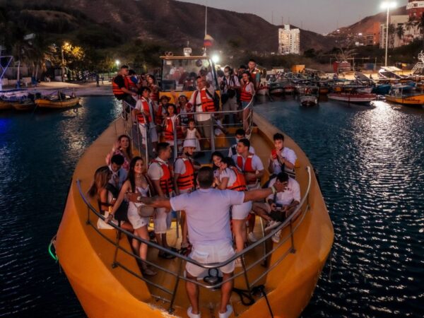 Fiesta Blanca en Catamarán en Santa Marta con Exploria 06 Fiesta Blanca en Catamarán en Santa Marta