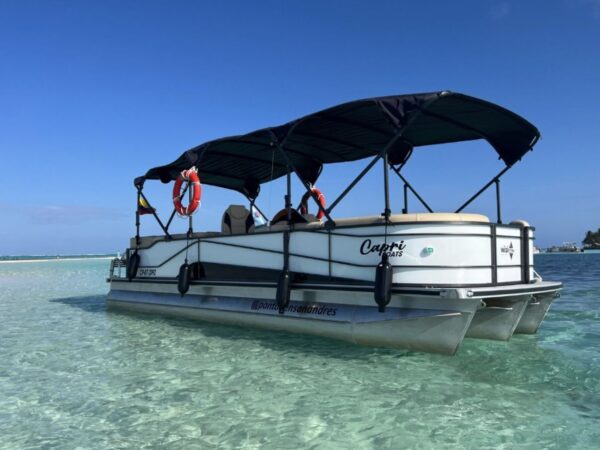 Tour Bahía en Pontón en San Andrés Islas con Exploria 11 Tour Bahía en Pontón San Andrés Islas