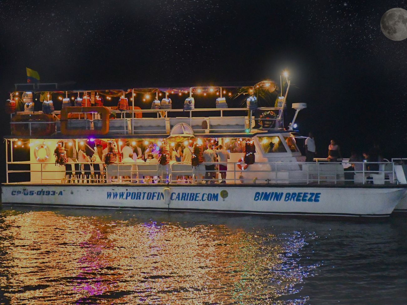 Fiesta en alta mar Yate Rumba
